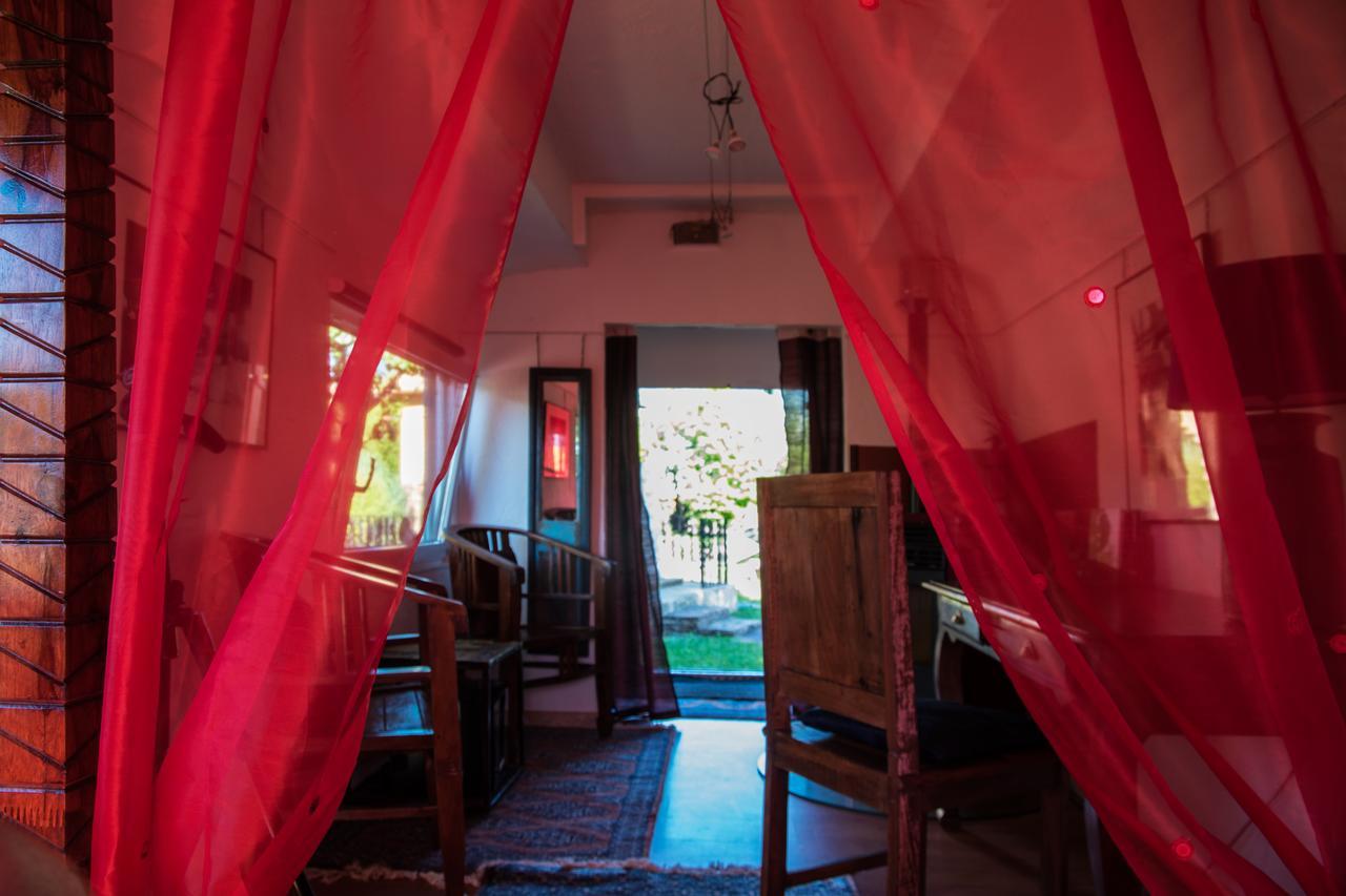 إيغل Crazy Lounge Bnb المظهر الخارجي الصورة